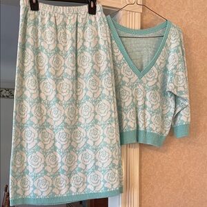Elegant Floral Knit Skirt Set in Blue and White